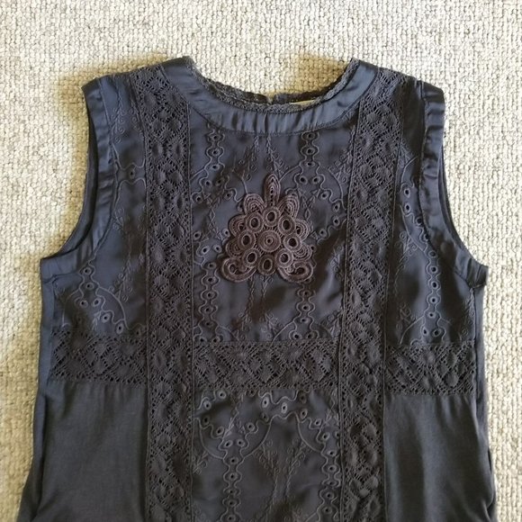 Anthro sleeveless Top with embroidered details - Picture 2 of 7